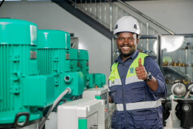 Unotech Lobito technician providing technical support for industrial electromechanical engineering systems